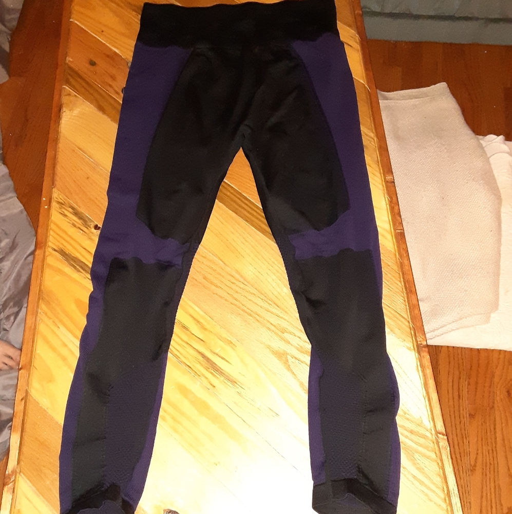 Demi Lovato Fabletics leggings